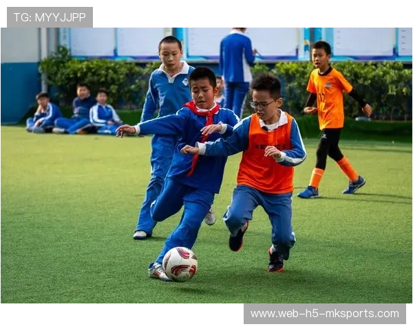 中国足球是否面临足球师资力量断层的问题，中国足球积弱多年的原因