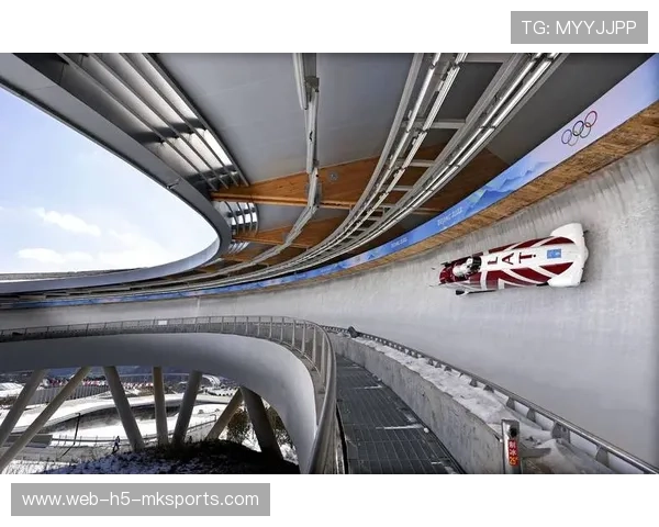 雪车赛高速赛道惊险刺激,团队协作至关重要,雪车比赛有什么技巧 雪车赛高速赛道惊险刺激,团队协作至关重要,雪车比赛有什么技巧