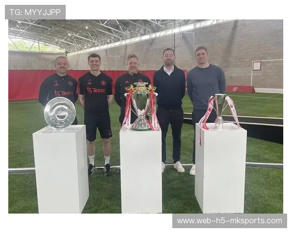 曼联青训互助模式引爆网友：这是“最暖体系”