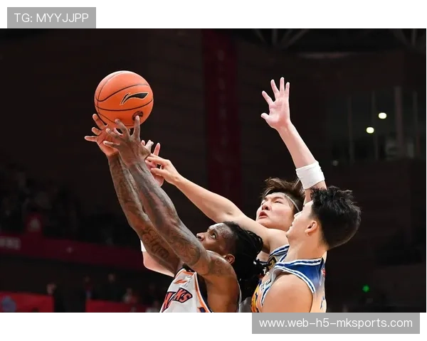 球迷的呐喊点燃中国篮球之夜,中国篮球之路在何方 球迷的呐喊点燃中国篮球之夜,中国篮球之路在何方